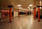 PICTURES/London - Piccadilly Circus Tube Station Tour/t_Piccadilly Inside.jpg